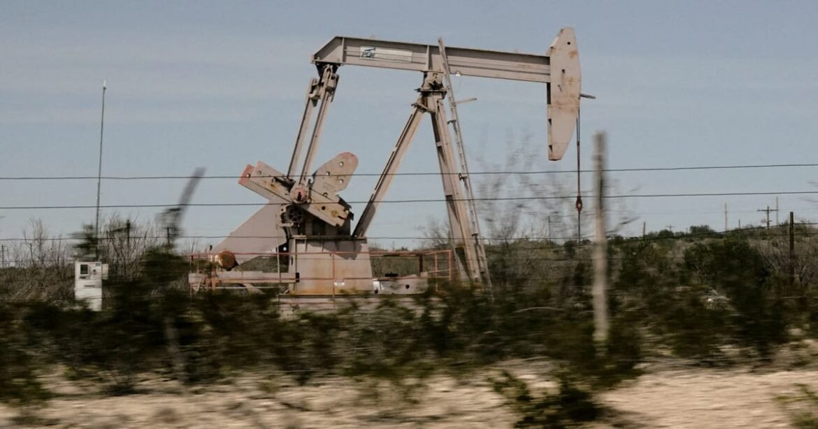 petroleo-cai-por-ceticismo-do-mercado-sobre-sancoes-dos-eua-ao-petroleo-russo
