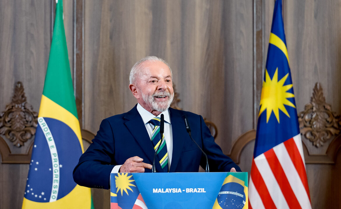 brics-nao-nasceu-para-afrontar-ninguem,-diz-lula-na-malasia