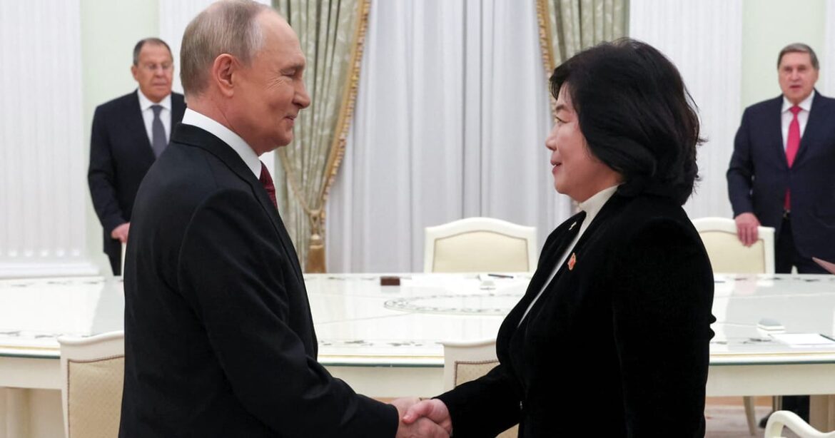 putin-e-ministra-das-relacoes-exteriores-da-coreia-do-norte-discutem-fortalecimento-dos-lacos,-diz-kcna
