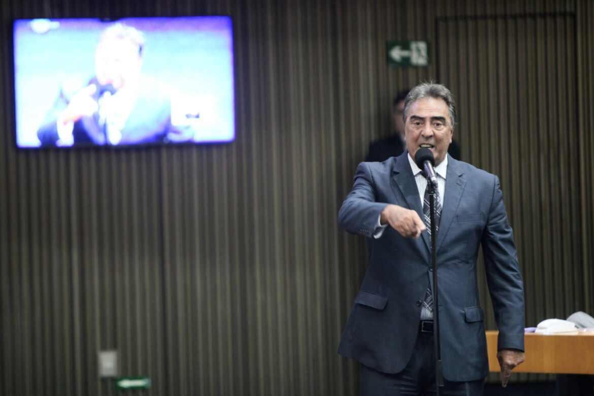 advogada-vai-a-justica-contra-nomeacao-por-nunes-de-assessor-condenado-por-antissemitismo