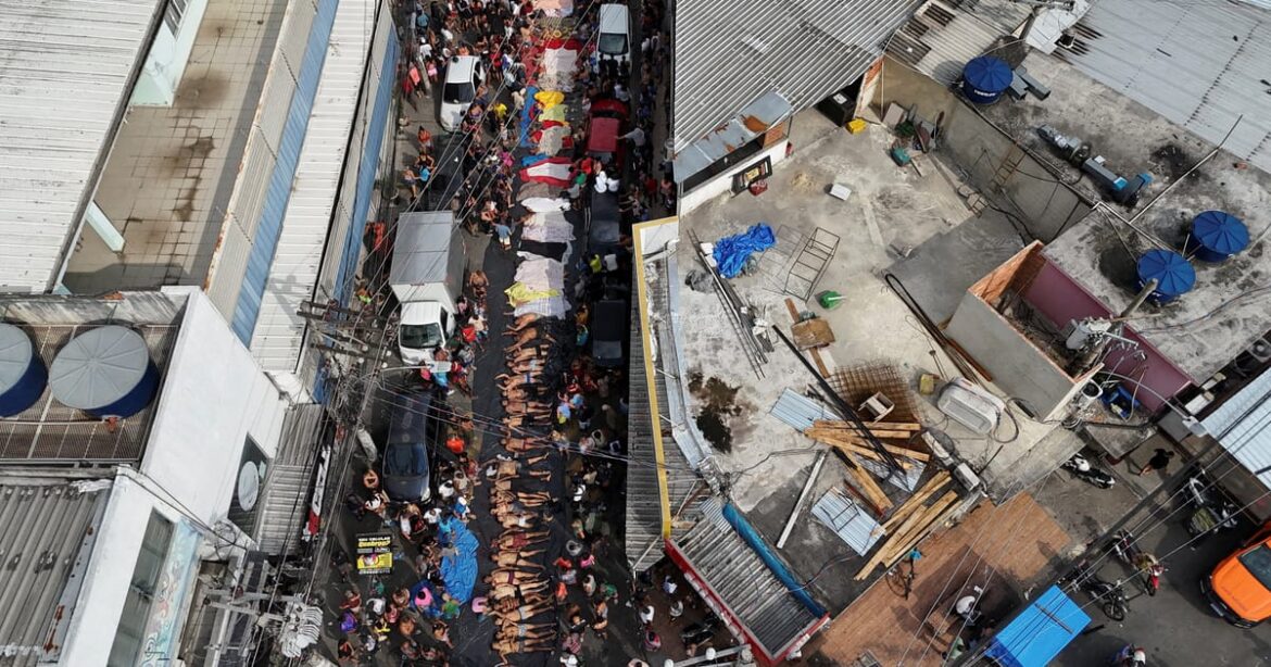 rio-tem-dezenas-de-corpos-enfileirados-na-rua-apos-operacao-policial-que-matou-ao-menos-119