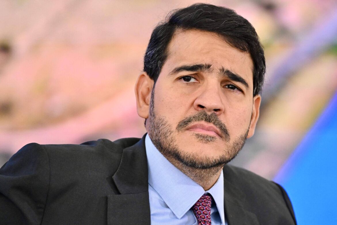 favorito-ao-stf,-messias-encontra-o-decano-gilmar-mendes-na-posse-de-boulos