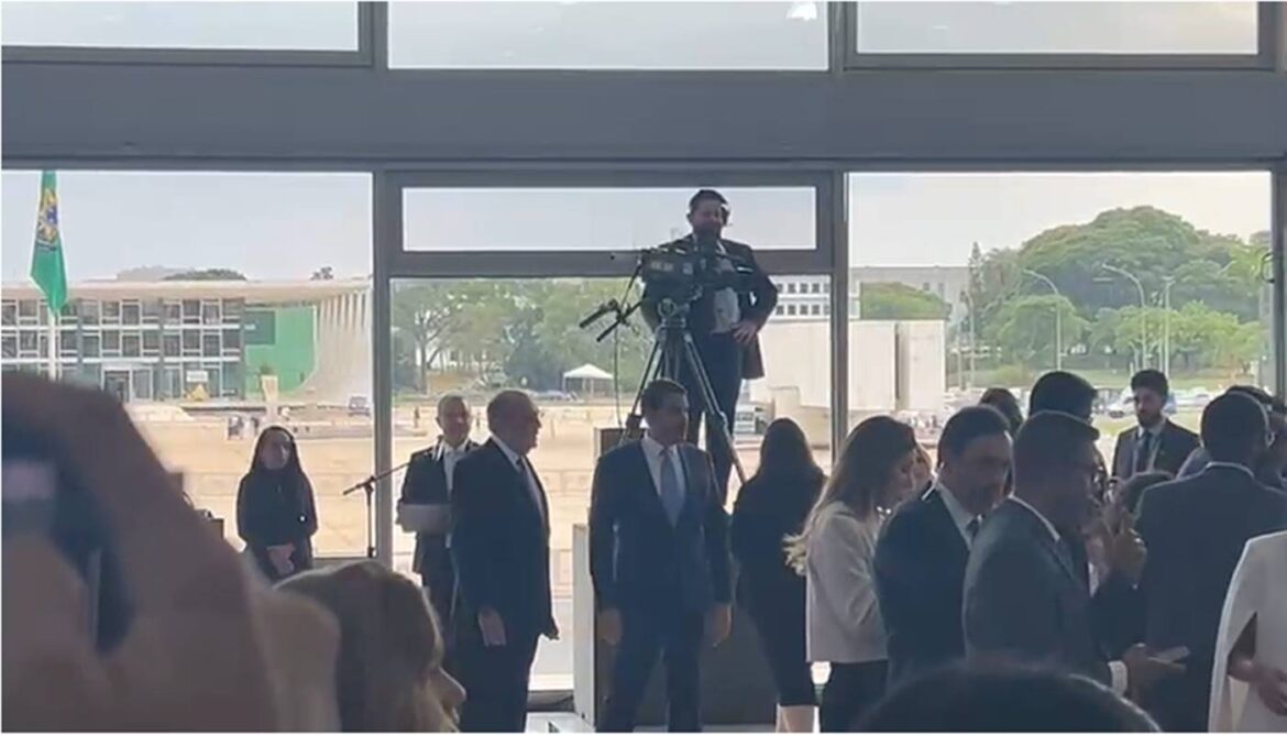 o-que-gilmar-e-o-escolhido-de-lula-para-o-stf-conversaram-no-planalto
