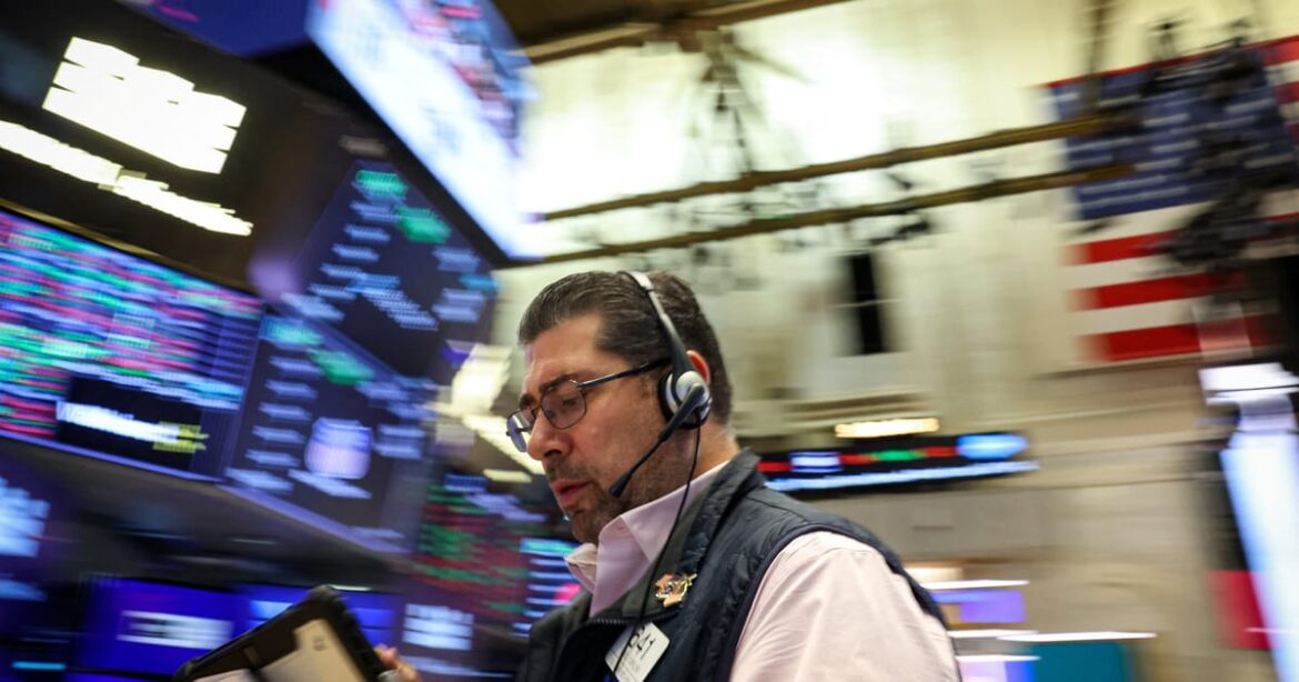 s&p-500-e-nasdaq-caem-apos-planos-de-gastos-da-meta-assustar-investidores