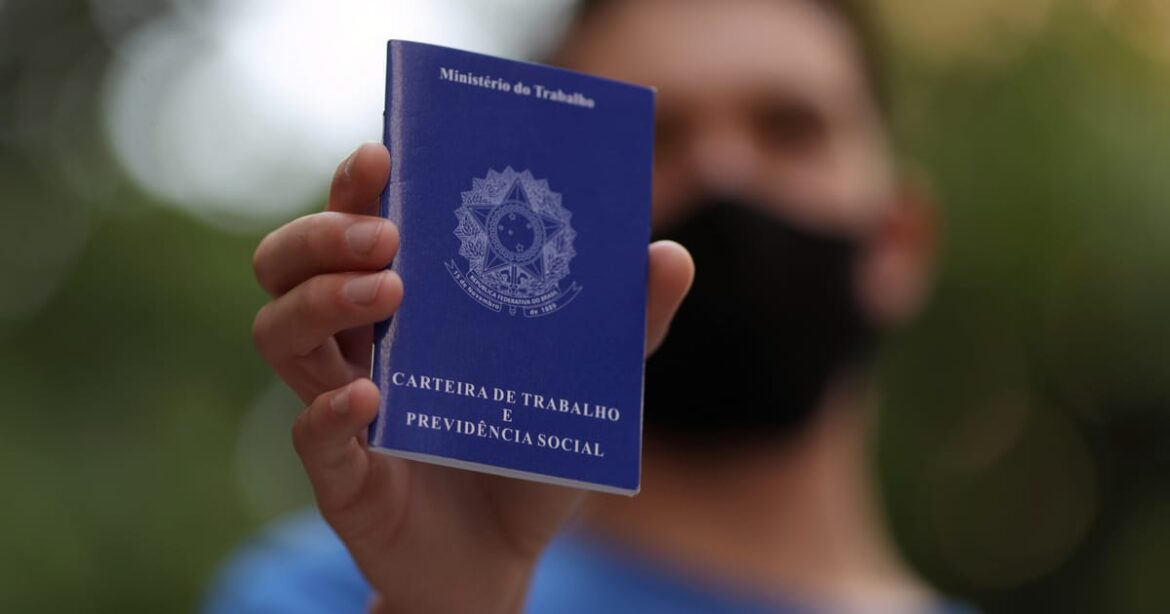 brasil-abre-213.002-vagas-formais-de-trabalho-em-setembro-e-supera-estimativas,-mostra-caged