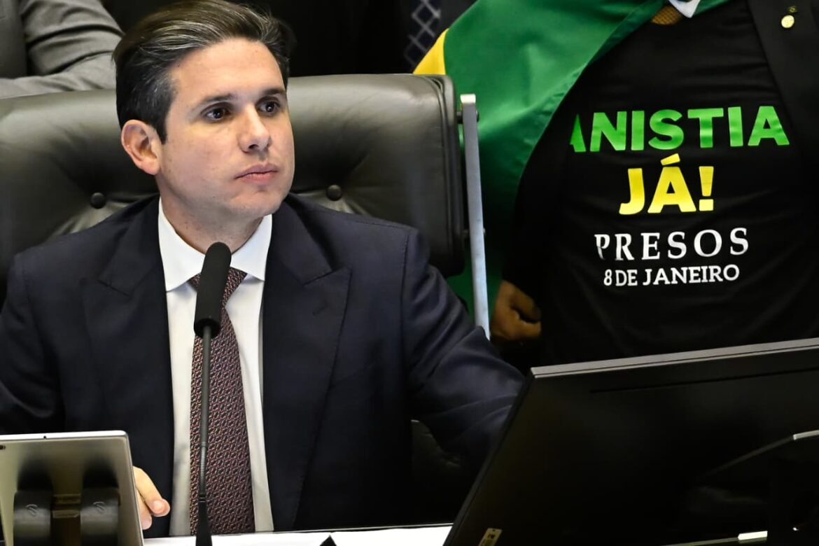 megaoperacao-no-rio-ajuda-motta-a-escapar-de-pressao-pela-anistia