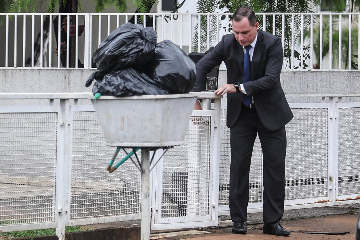 cid-tira-tornozeleira-no-stf-e-comeca-a-cumprir-pena-por-trama-golpista
