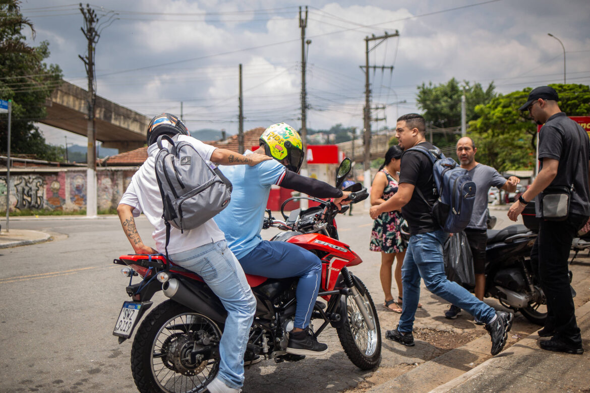 sindicalistas-cobram-debate-com-boulos-para-regulamentacao-de-motoboys