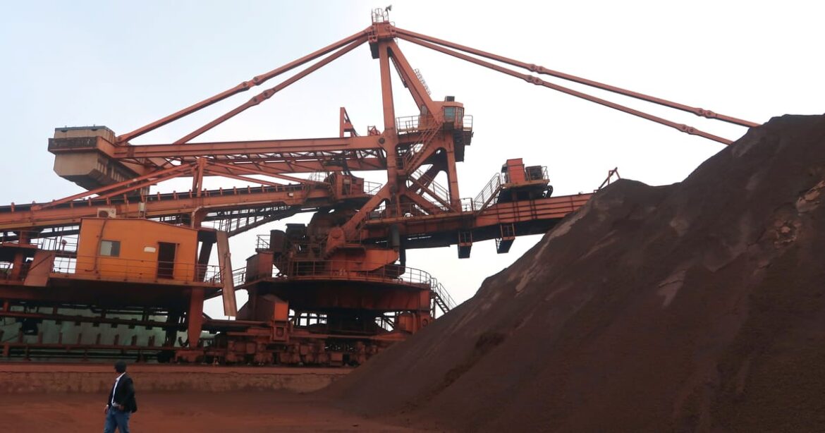 minerio-de-ferro-amplia-perdas-com-demanda-fraca-da-china-e-atividade-fabril-lenta