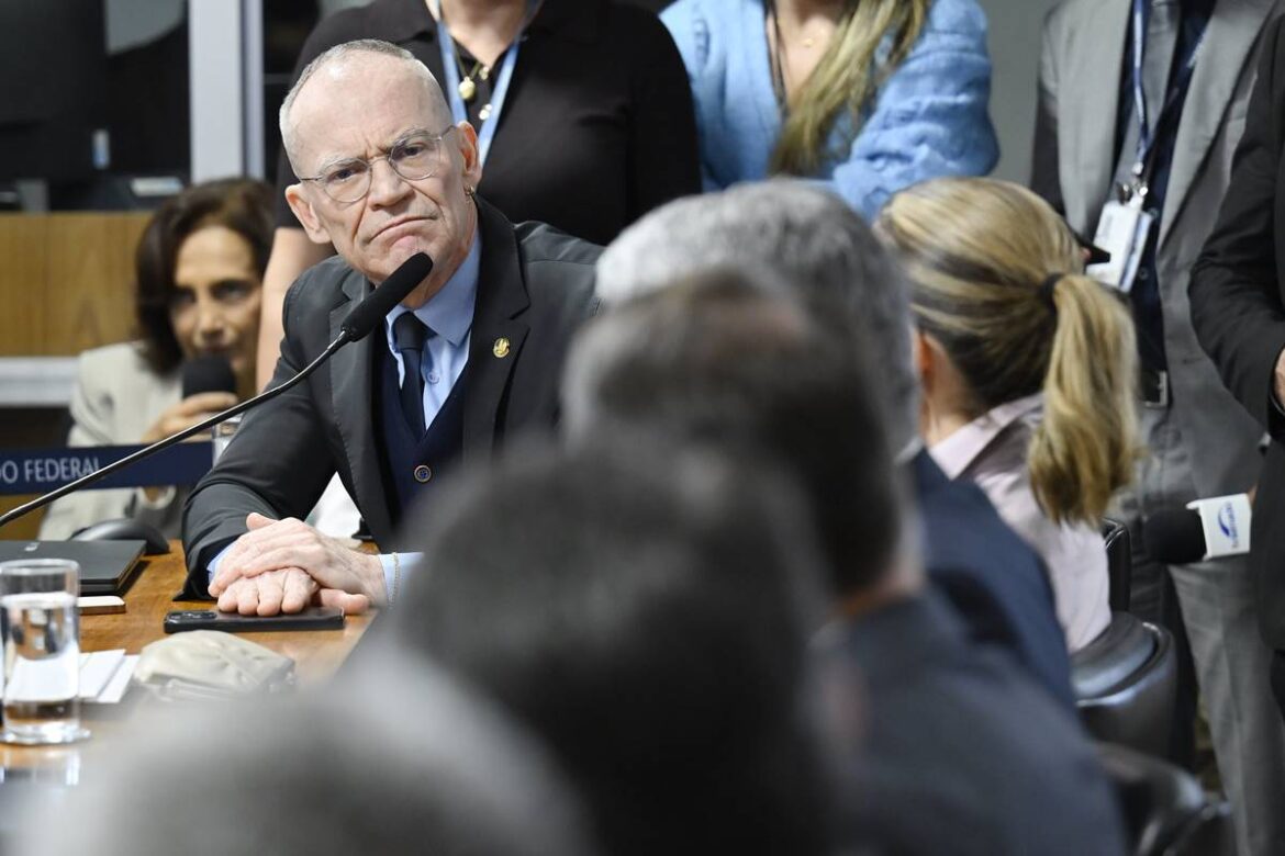 cpi-do-crime-organizado-comeca-com-minuto-de-silencio-a-policiais-mortos