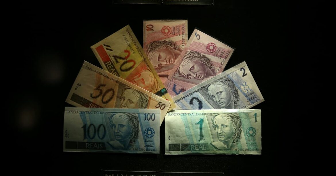 taxas-de-juros-longas-sobem-em-dia-de-aversao-global-a-ativos-de-risco