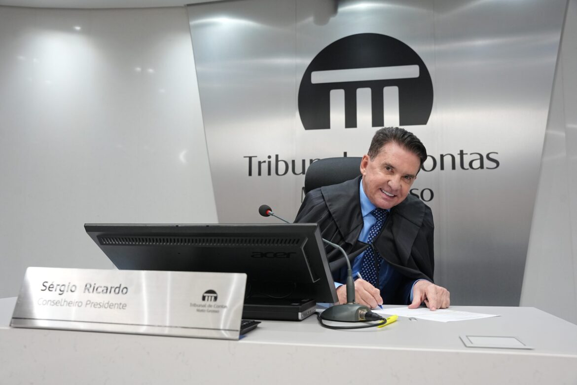 sergio-ricardo-toma-posse-e-vai-conduzir-tce-no-bienio-26/27