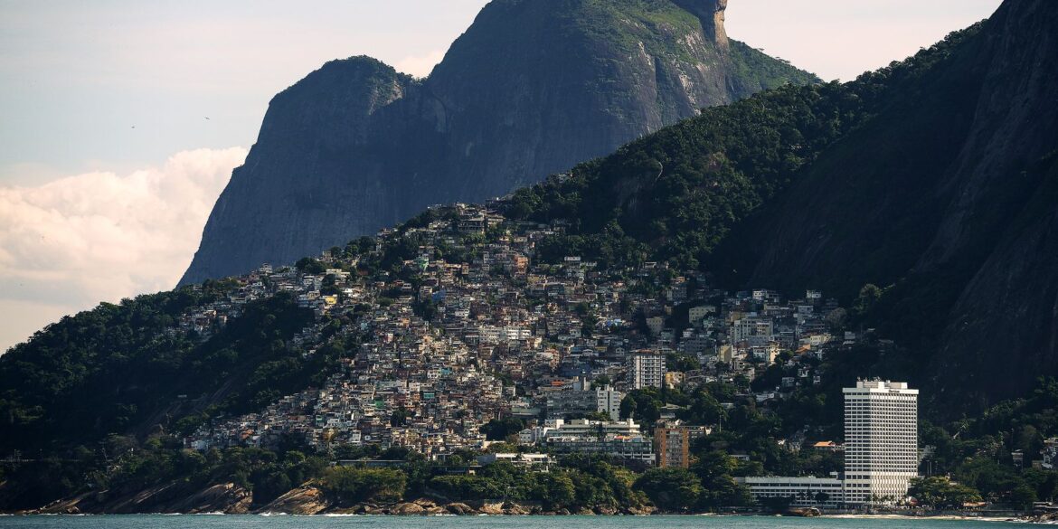 projeto-qualifica-mototaxistas-de-favelas-do-rio-para-atuar-no-turismo
