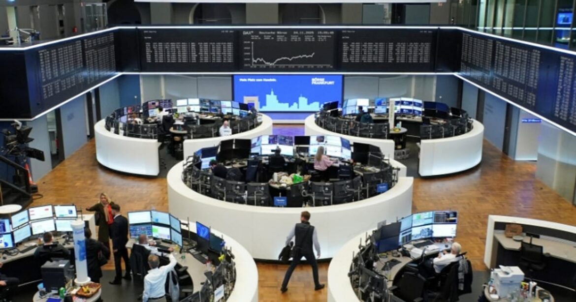 bolsa-europa-indices-fecham-em-alta-com-balancos-em-foco-e-acoes-de-tecnologia-oscilam
