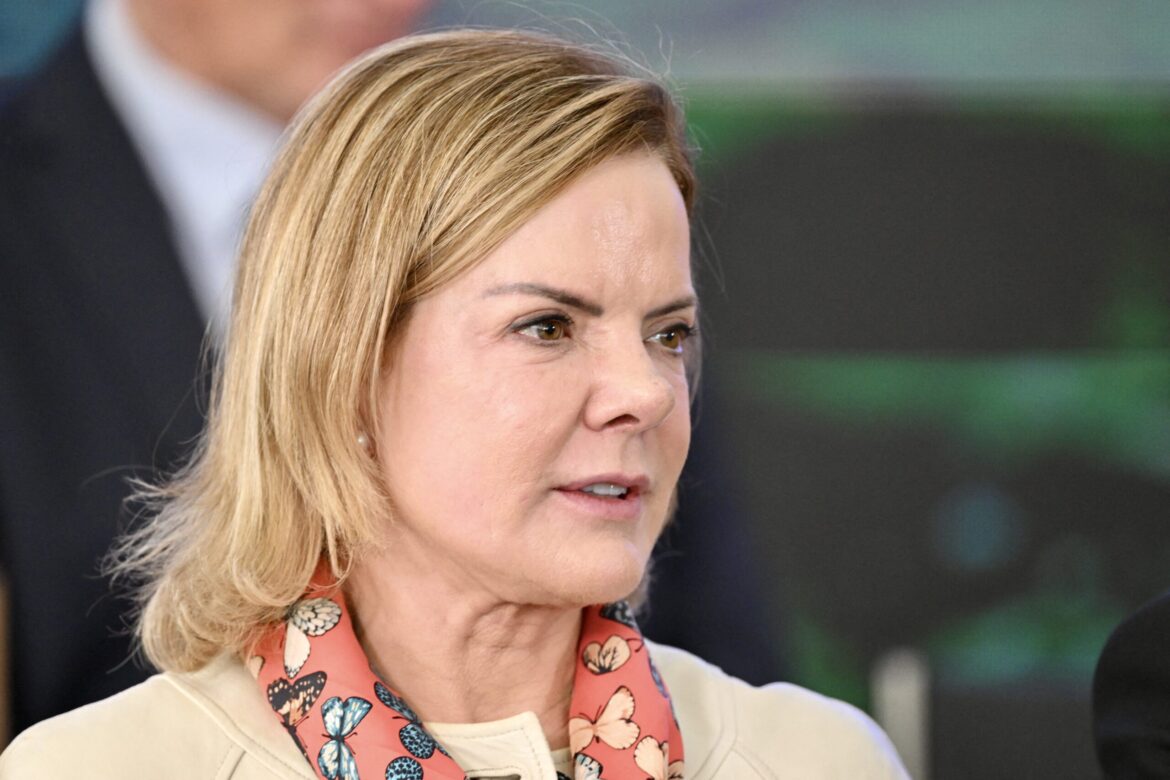gleisi-hoffmann-diz-que-governo-e-terminantemente-contra-equiparar-faccoes-ao-terrorismo