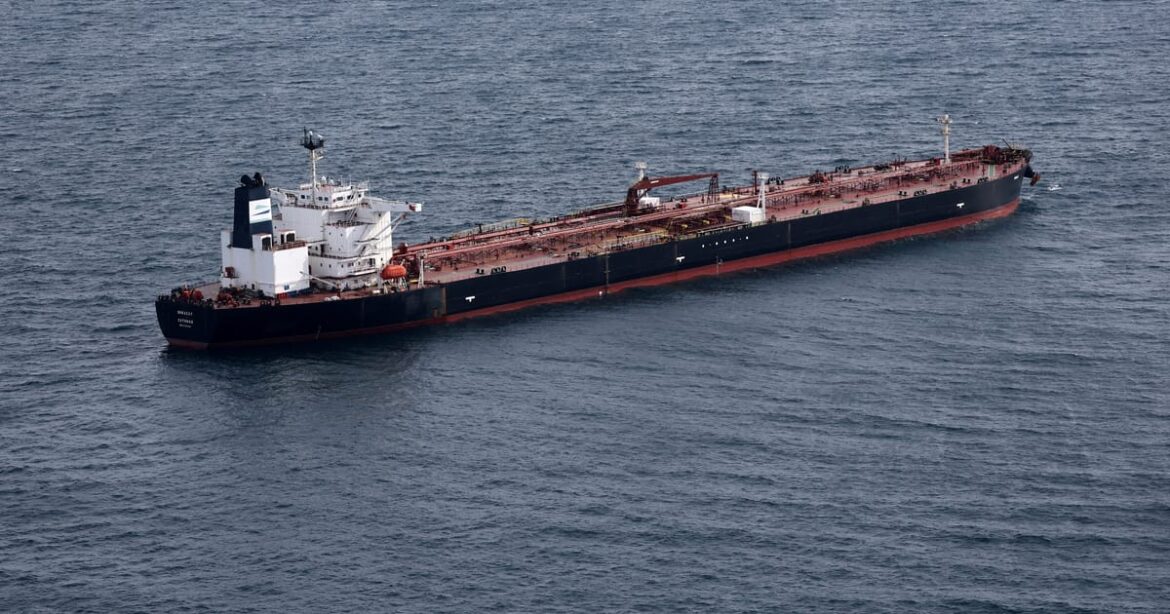 petroleo-cai-mais-de-1%-para-minimas-de-duas-semanas-por-temores-de-excesso-de-oferta