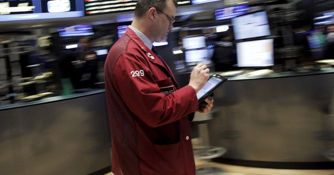 wall-st-sobe-com-dados-e-balancos-fortes-compensando-temores-sobre-correcao-no-mercado-acionario