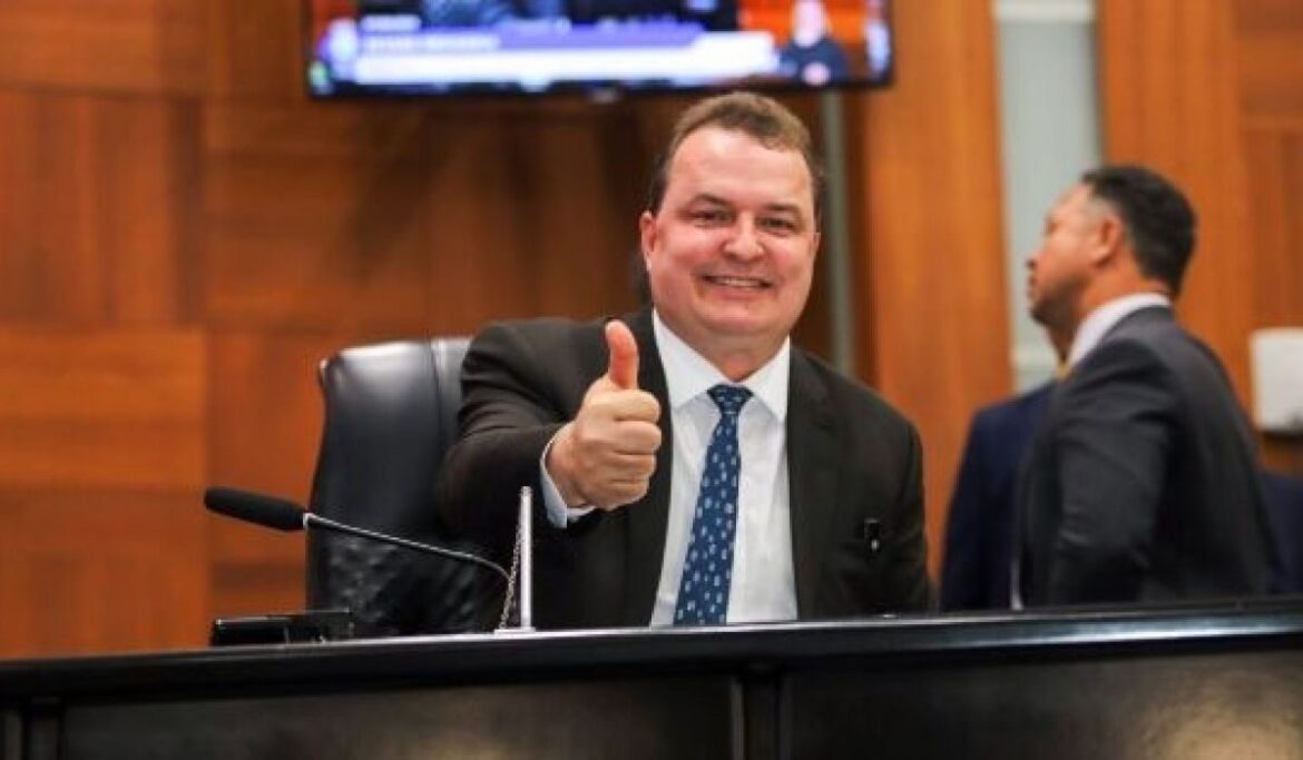 mauro-mendes-tenta-sufocar-assembleia-com-atraso-no-duodecimo-mas-pode-ter-criado-um-inimigo-com-folego-para-reagir.
