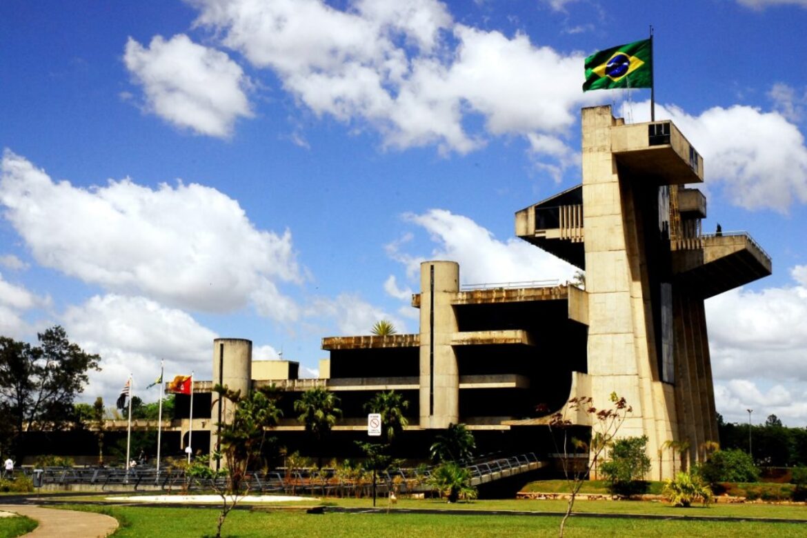 pf-prende-2-em-sorocaba-em-operacao-contra-desvios-na-area-da-saude