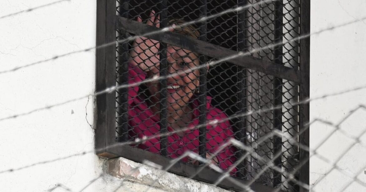 ex-presidente-da-bolivia-jeanine-anez-e-libertada-da-prisao