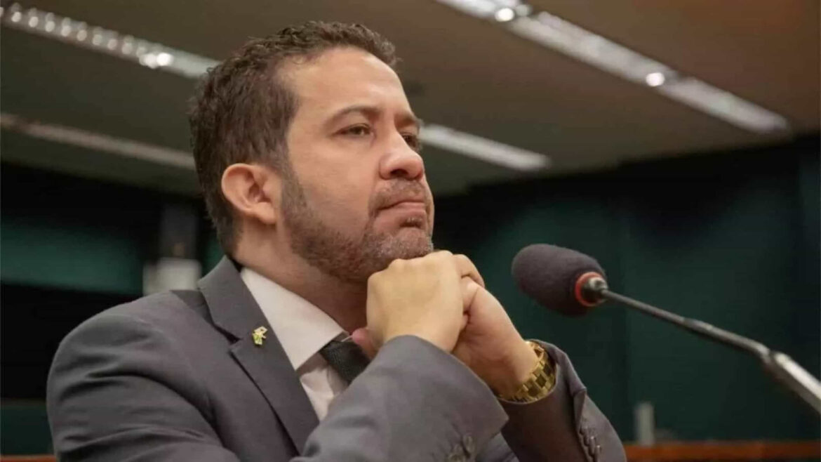 janones-se-arrepende-de-voto-na-camara-referente-a-aborto:errei