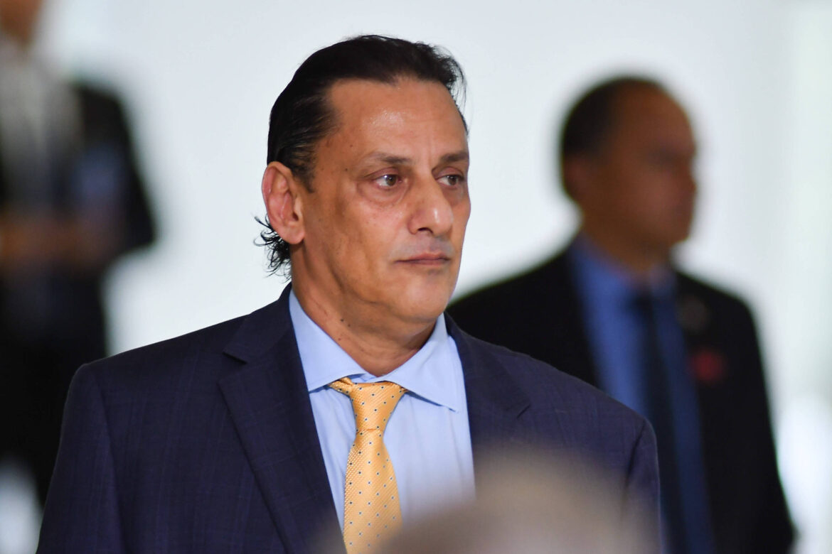advogado-do-cla-bolsonaro-acumula-influencia-politica-e-inimigos-na-cidade-onde-abrigou-queiroz