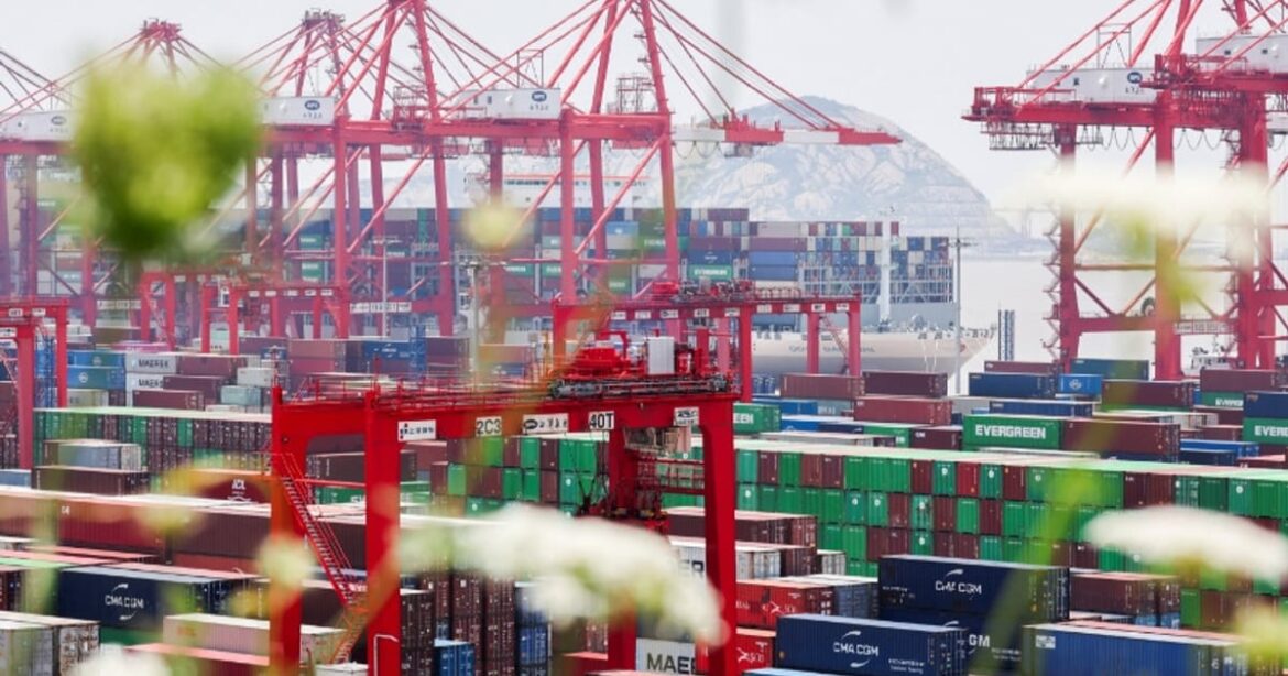 exportacoes-da-china-sofrem-pior-queda-desde-fevereiro;-tarifas-prejudicam-demanda-dos-eua