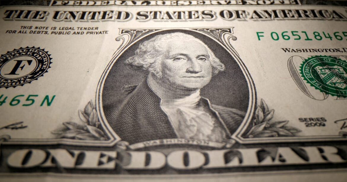 dolar-registra-oscilacoes-contidas-ante-o-real