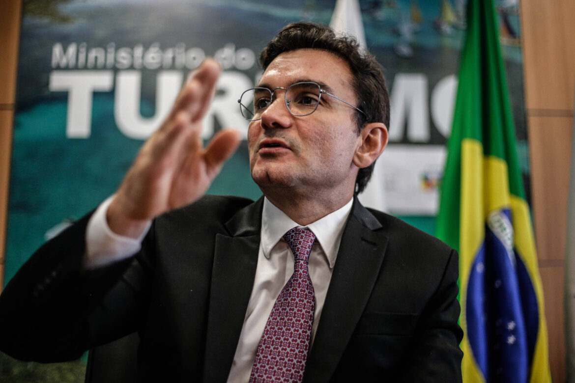 uniao-brasil-precisa-analisar-melhor-e-arrefecer-animos,-diz-sabino-sobre-sua-expulsao-do-partido