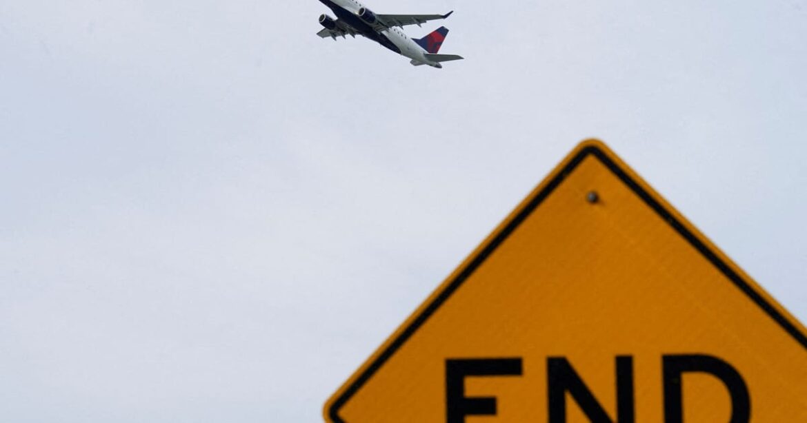 companhias-aereas-dos-eua-cortam-centenas-de-voos-nesta-sexta-feira-apos-diretriz-do-governo