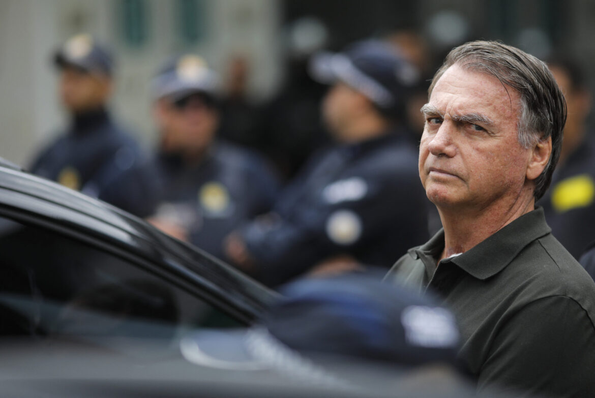 stf-forma-maioria,-rejeita-recurso-de-bolsonaro-e-mantem-pena-contra-ex-presidente