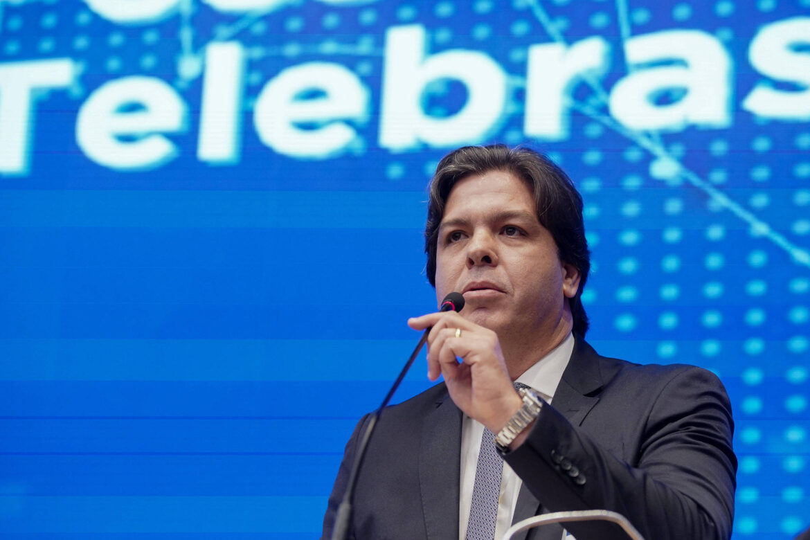 ministerio-das-comunicacoes-e-entidade-vao-investir-r$-1,3-bi-em-internet-para-escolas-de-dificil-acesso