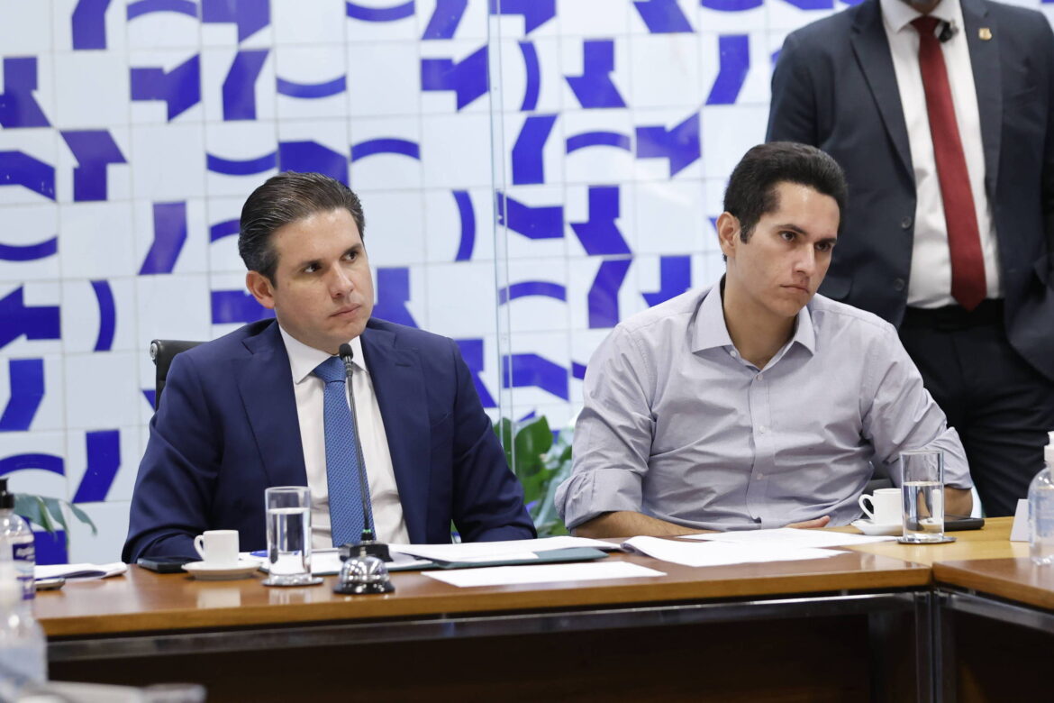 centrao-usa-discurso-antifaccoes-para-tentar-aprovar-voto-distrital-misto-e-ampliar-poder