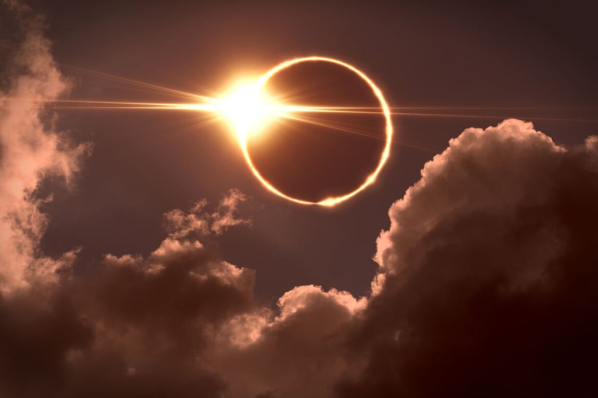 eclipse-solar-mais-longo-do-seculo:-data,-hora-e-onde-sera-visivel