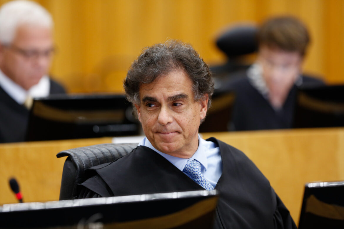 presidente-do-tst-diz-que-altos-salarios-de-juizes-comprometem-credibilidade-do-judiciario
