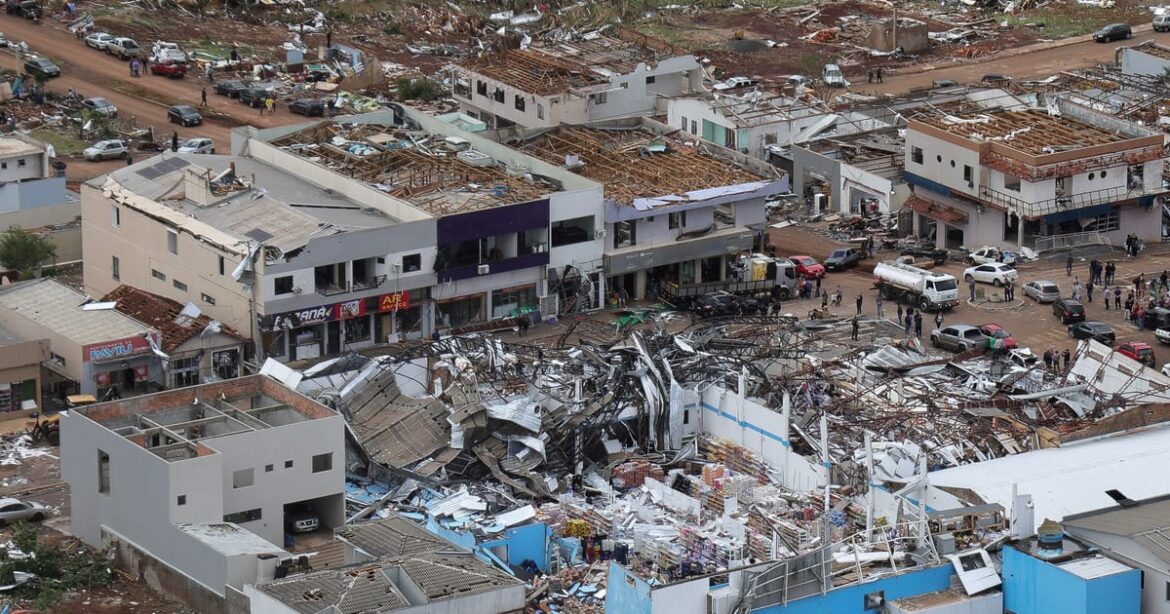 tornados-atingem-regiao-sul-e-deixam-6-mortos-e-mais-de-750-feridos-no-parana