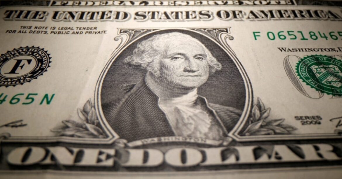 dolar-a-vista-fecha-em-baixa-de-0,51%,-a-r$5,3076-na-venda