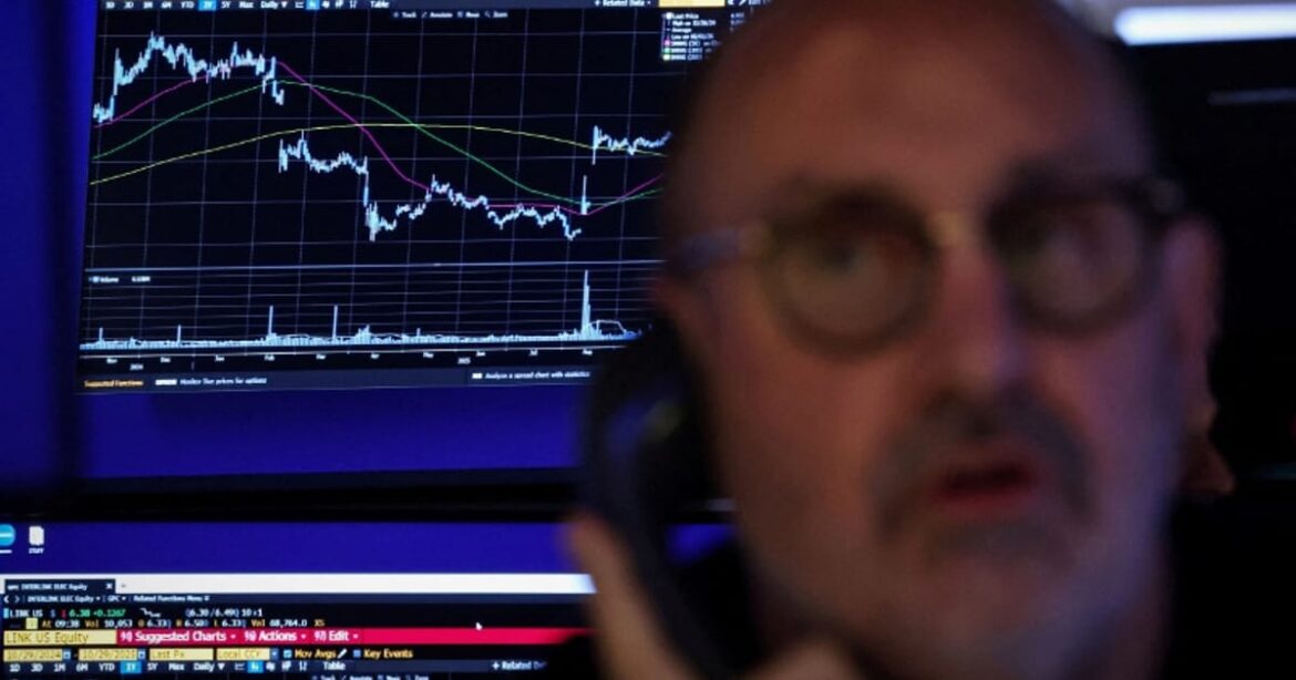 wall-street-fecha-em-alta-acentuada;-nvidia-e-palantir-lideram-salto-da-ia