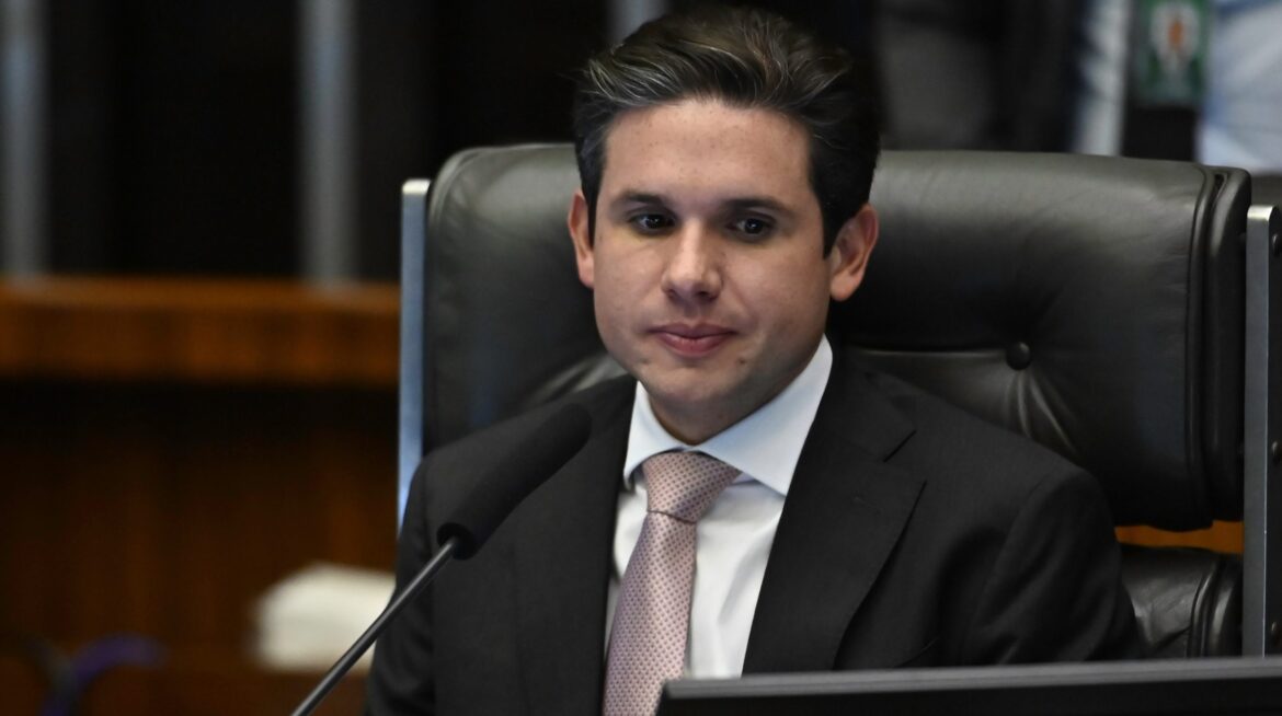 mercado-alerta-motta-e-derrite-sobre-risco-de-equiparar-crime-comum-a-terrorismo