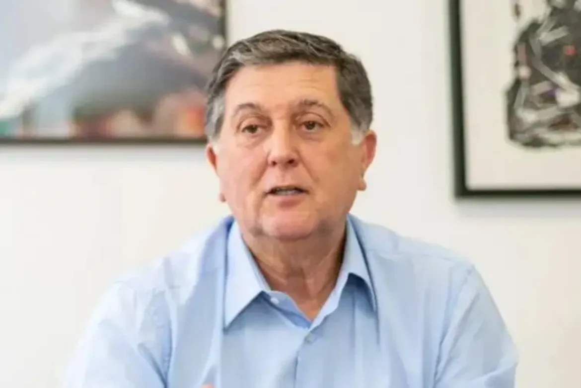 prefeito-de-florianopolis-afirma-que-quem-chega-a-cidade-sem-emprego-ou-moradia-recebe-a-passagem-de-volta