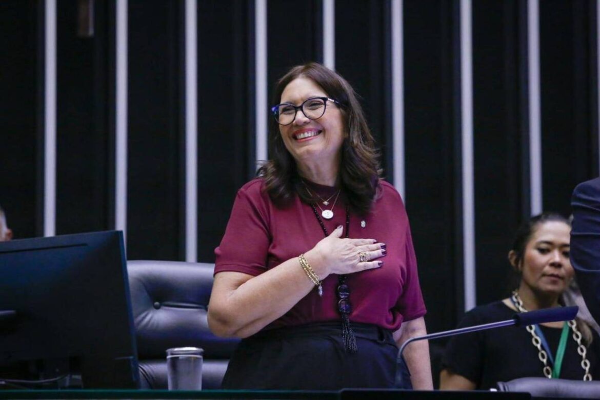 deputada-bia-kicis-lanca-pre-candidatura-ao-senado-e-abre-disputa-na-direita-do-df