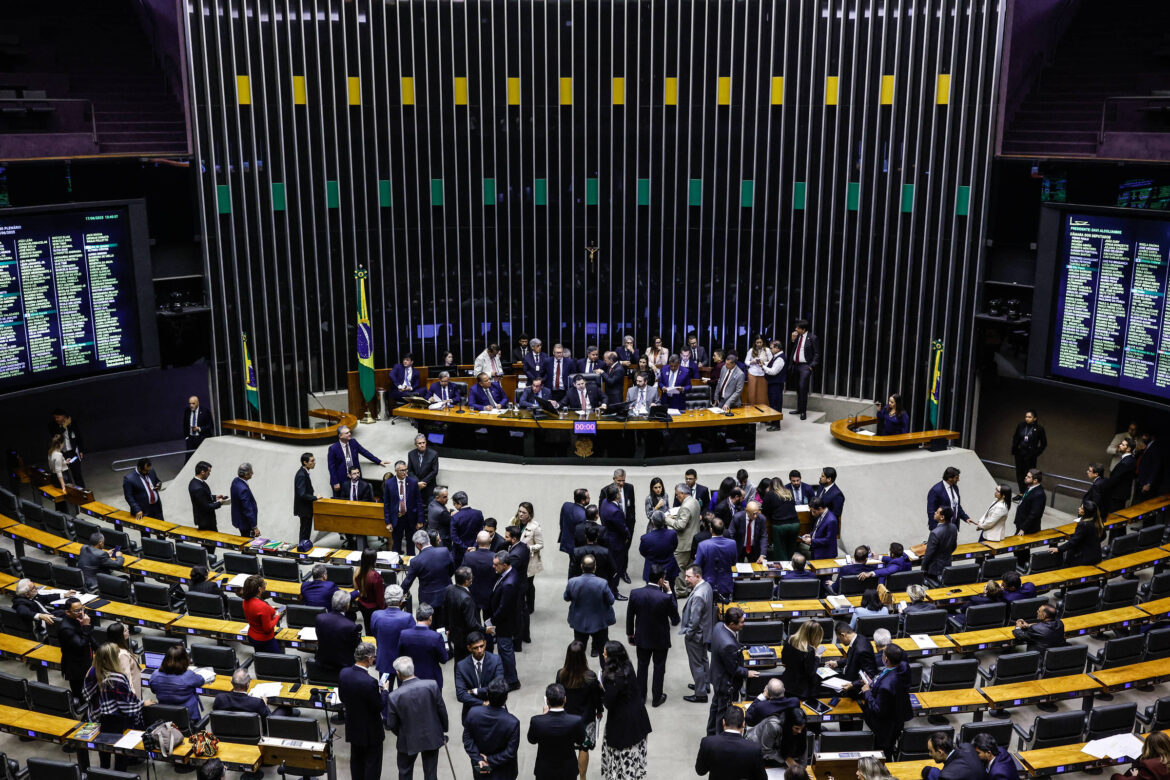 o-golpe-do-voto-distrital-misto
