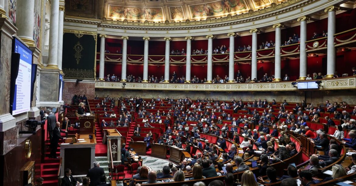 parlamentares-franceses-aprovam-suspensao-da-impopular-reforma-previdenciaria