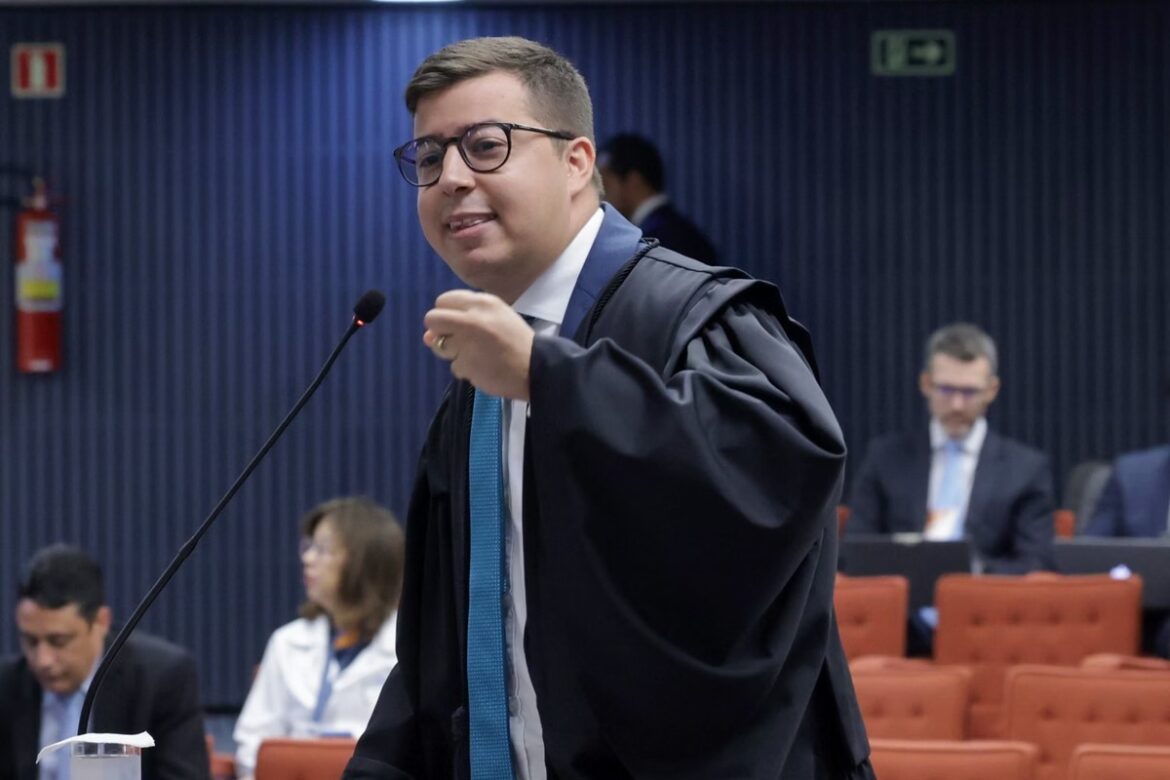 video-advogado-usa-senhor-dos-aneis-para-defender-reu-da-trama-golpista-no-stf