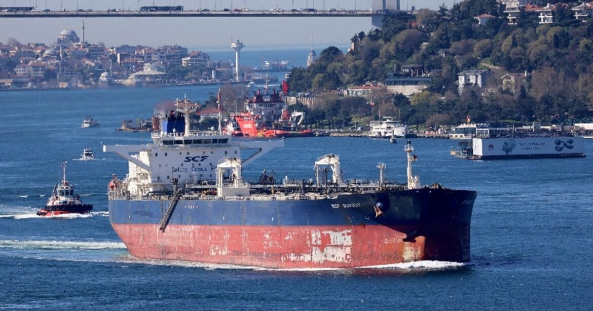 petroleo-cai-mais-de-us$2-apos-opep-prever-equilibrio-entre-oferta-e-demanda-em-2026