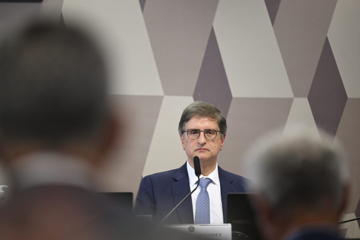 criticado-pela-extrema-direita,-gonet-e-aprovado-no-senado-e-tera-mais-dois-anos-na-pgr