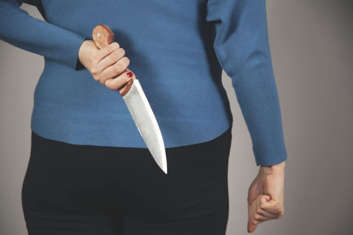 mulher-esfaqueia-irmao-na-cabeca-e-acaba-presa-pela-policia-no-df