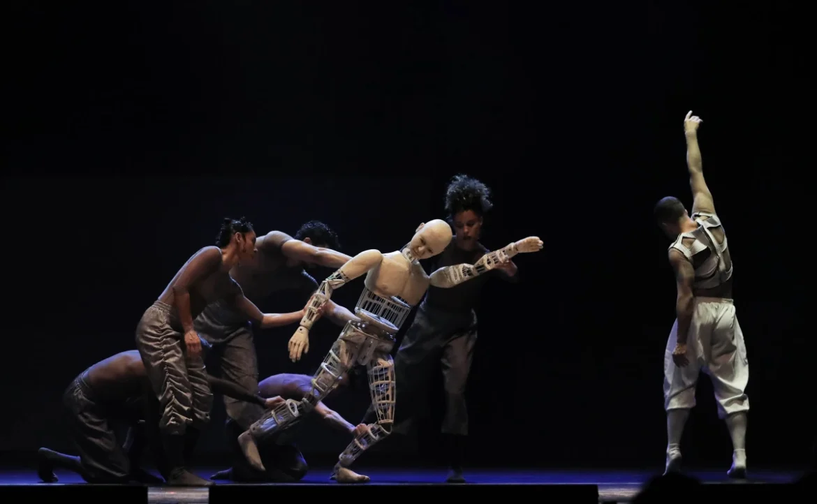 indicado-a-premio-nacional,-bale-teatro-guaira-retorna-ao-palco-do-guairao-com-contraponto