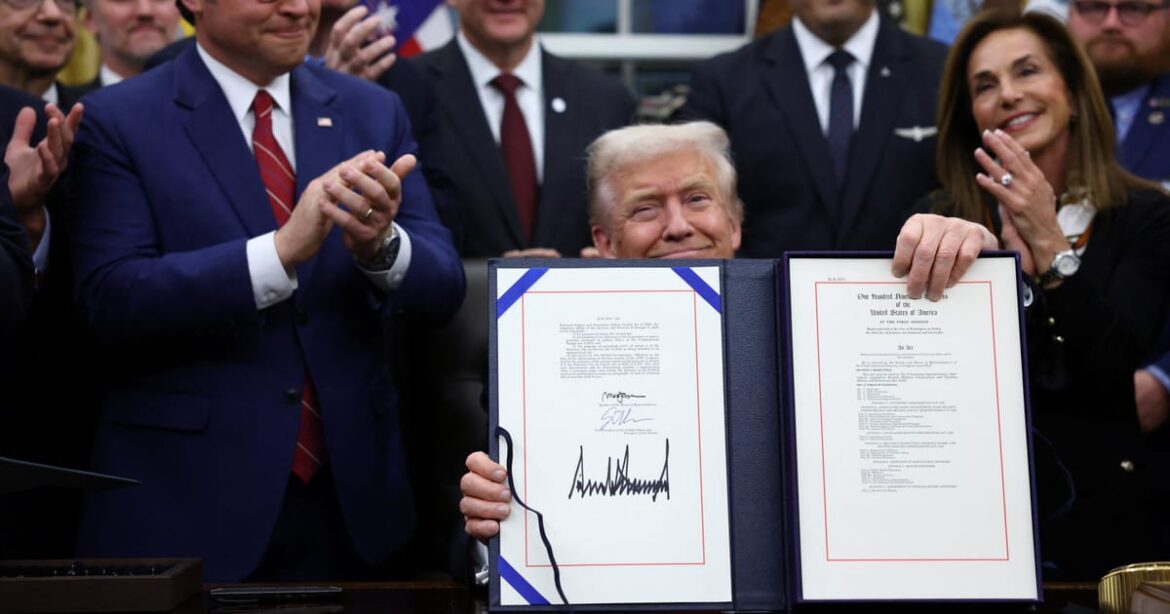 trump-sanciona-acordo-para-encerrarparalisacao-mais-longa-da-historia-dos-eua