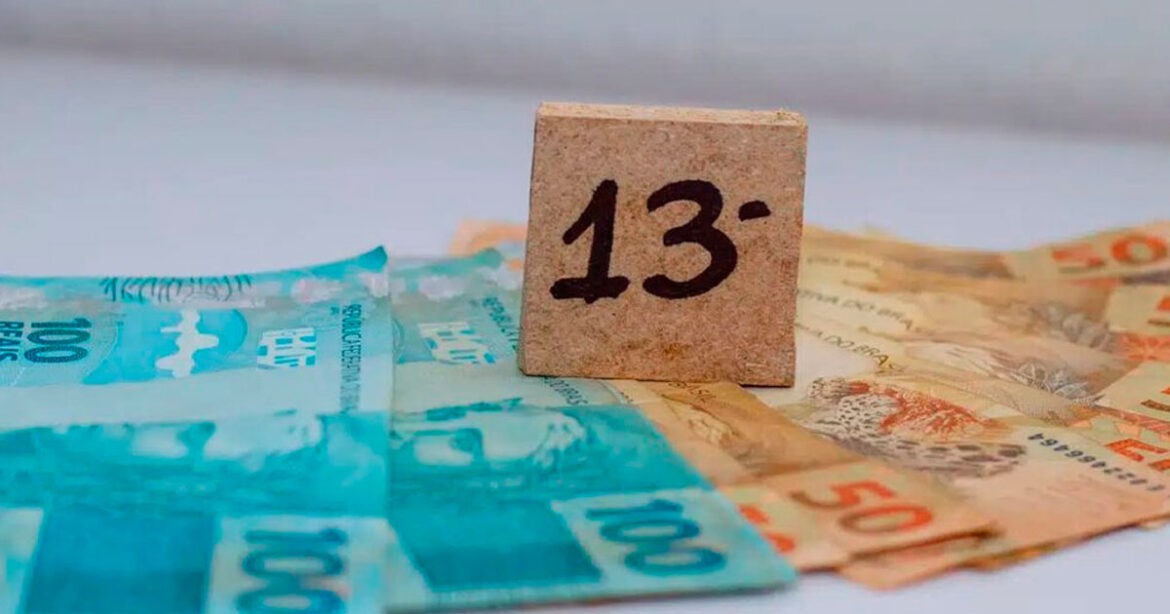 13o-salario-deve-injetar-r$-369,4-bilhoes-na-economia-brasileira,-diz-dieese